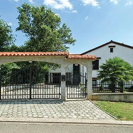 Hrastova V Apartment Porec